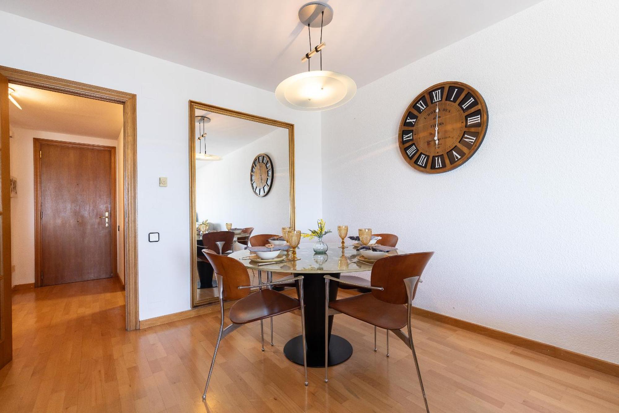 Uhc Santillana Family Complex Salou Rom bilde