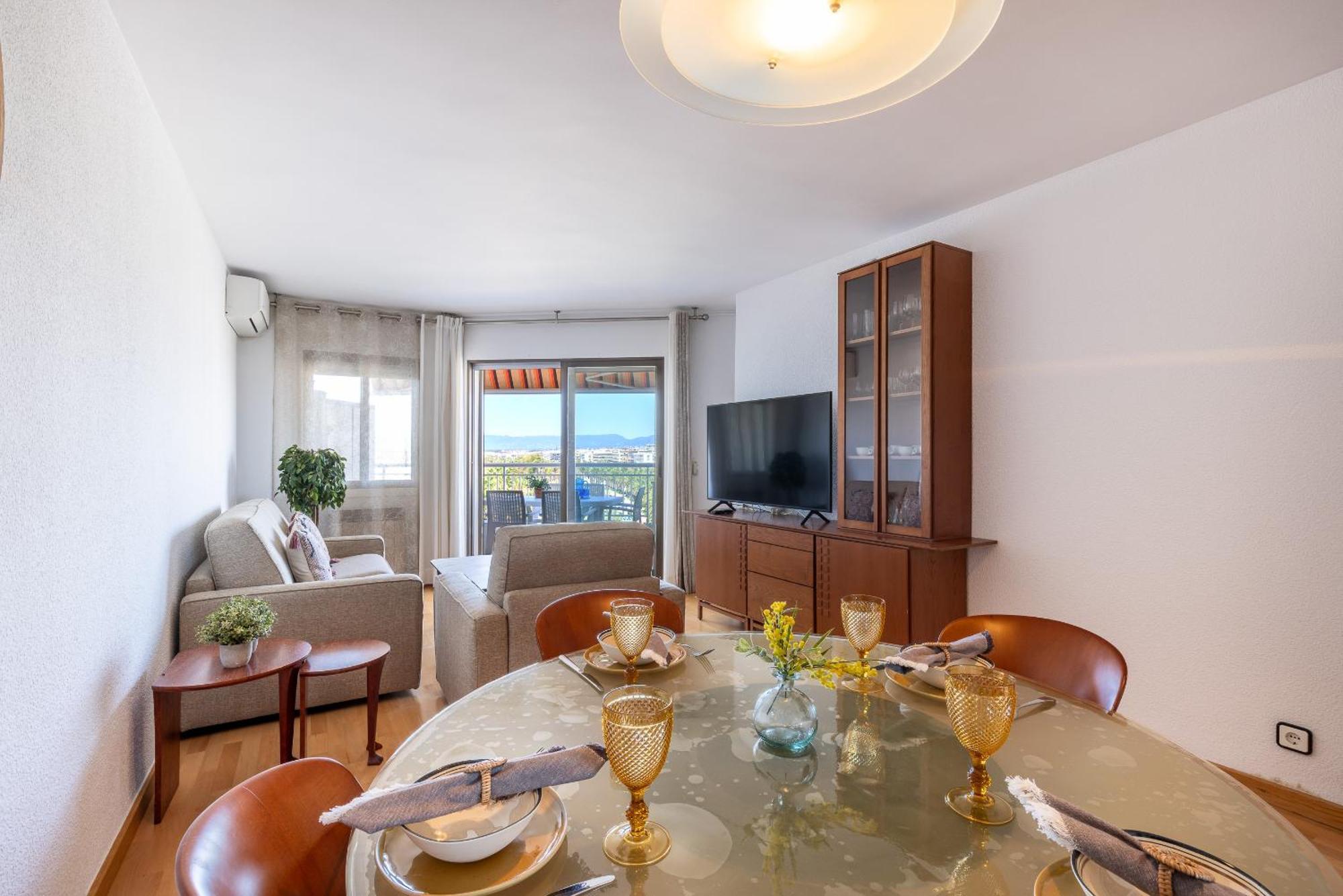 Uhc Santillana Family Complex Salou Rom bilde
